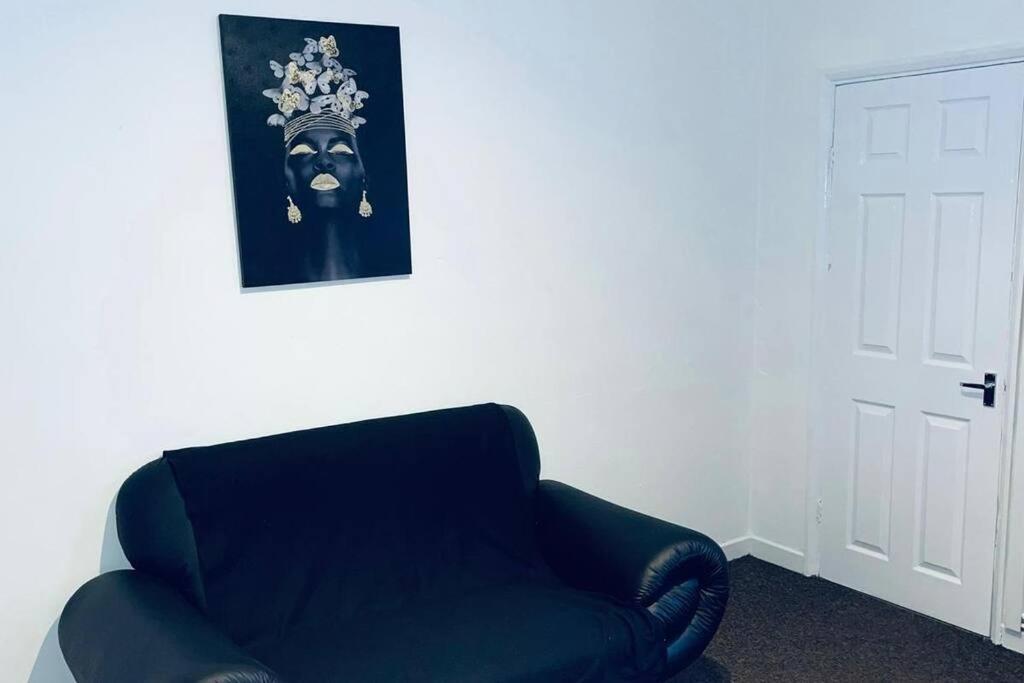 Comfortable Town House In Coventry City Centre Villa Exterior photo