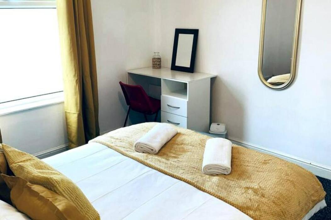 Comfortable Town House In Coventry City Centre Villa Exterior photo